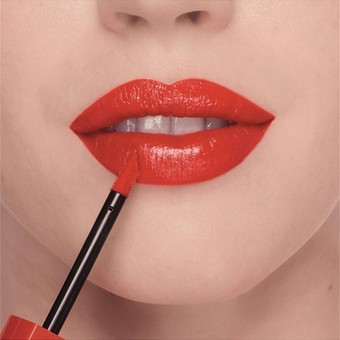 04-BJS-ROUGE LAQUE Selfpeach!