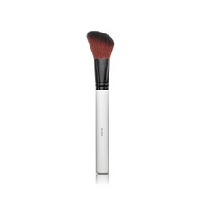 Кисть для румян BLUSH BRUSH Lily Lolo
